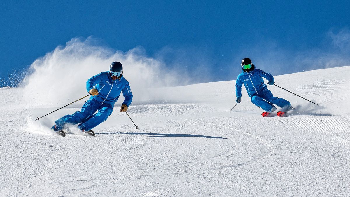 Gravità, curve e velocità: la scienza dello sci